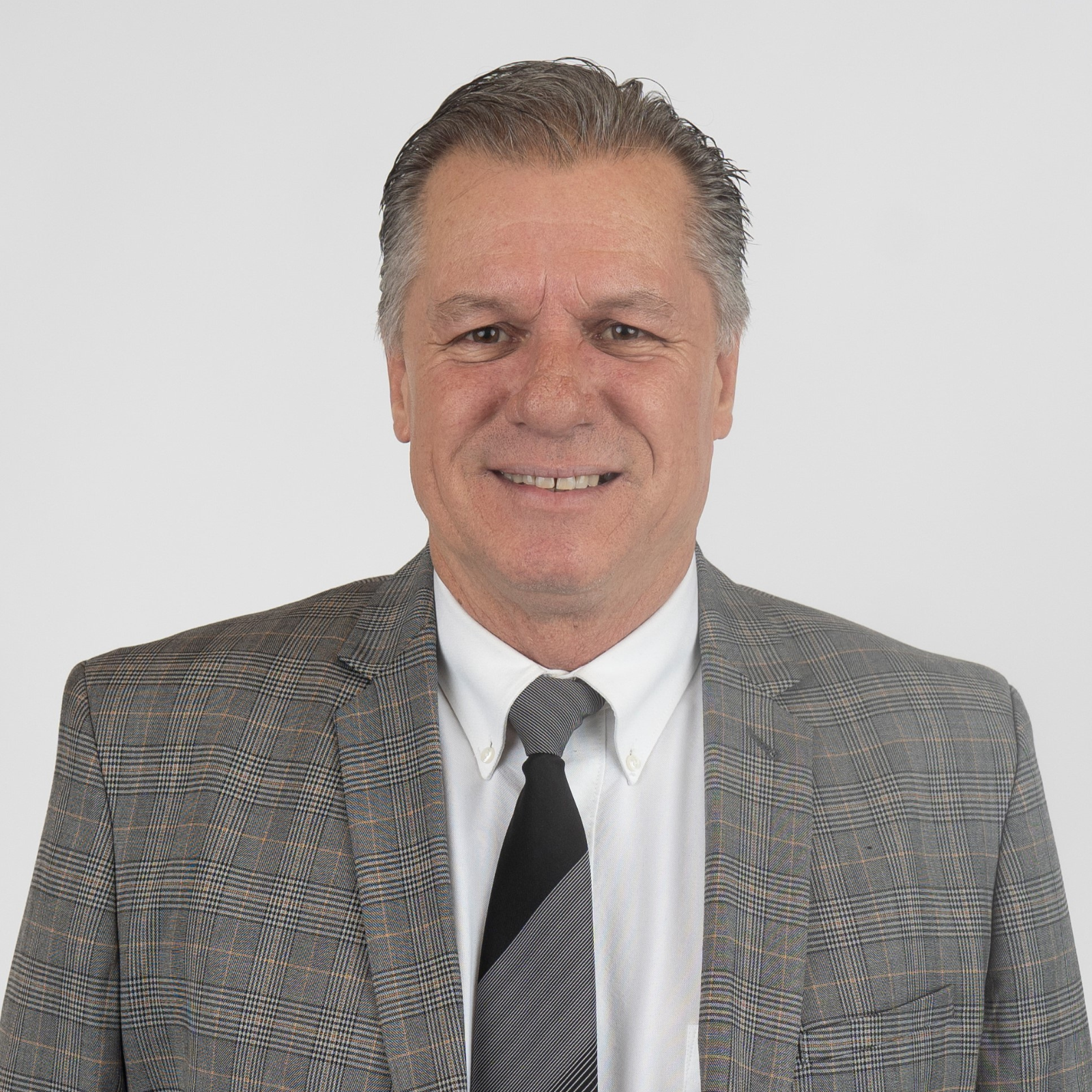 Deputy Mayor Tom Hutchinson
